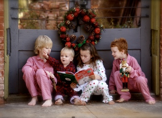 scbailey, Children reading The Grinch, CC BY 2.0